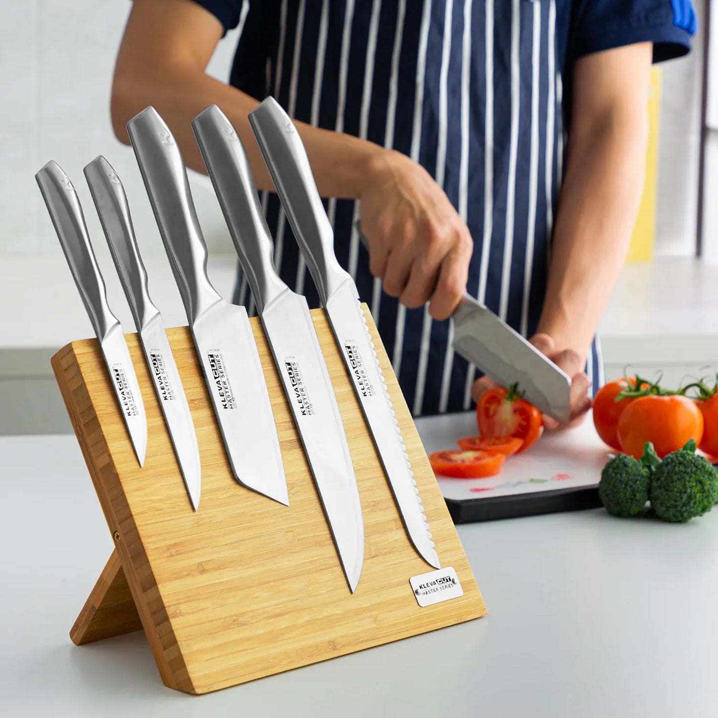 KlevaCut Bamboo Magnetic Knife Block Foldable Holds 4-6 Knives - KCMSBB01