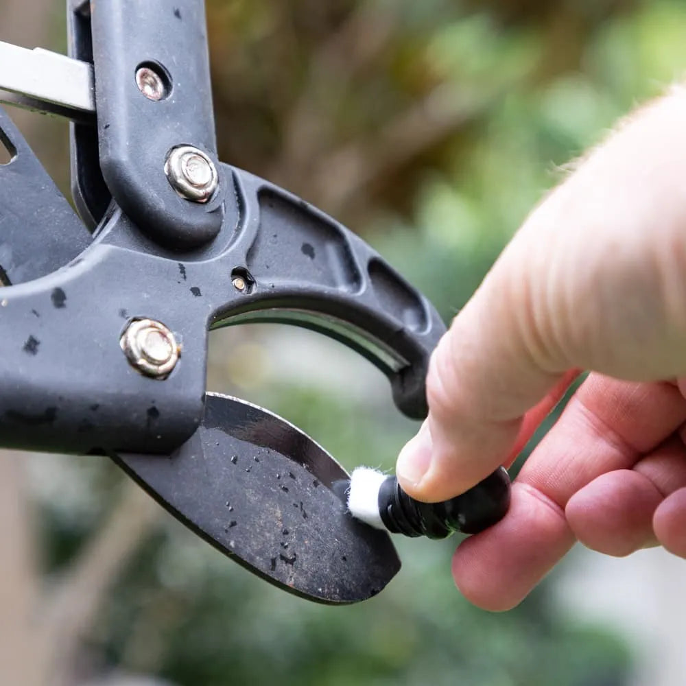 Kleva Universal Sharpening Tool for Knives Scissors and Garden Shears - KOSH01