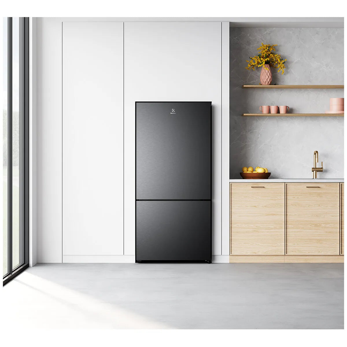 Electrolux 496L Ultimate Taste 500 Bottom Mount Fridge - Matte Black EBE5002BD-R